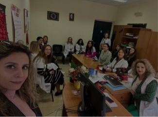 A group of workshop participants