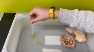 Collecting oil with a pipette