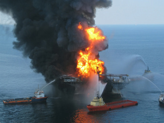 Deepwater Horizon offshore drilling unit on fire